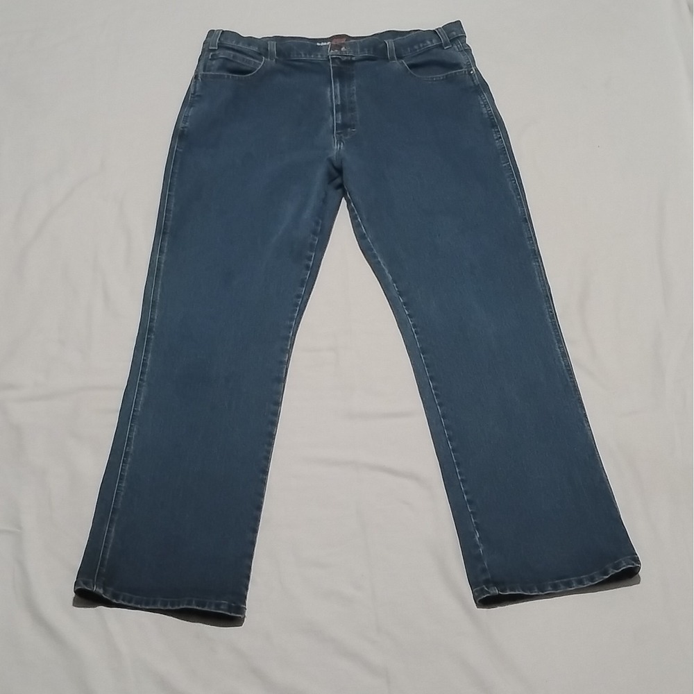 Dickies Men's Flex Blue Medium Wash Regular Fit Workwear 5-Pocket Jeans Logo